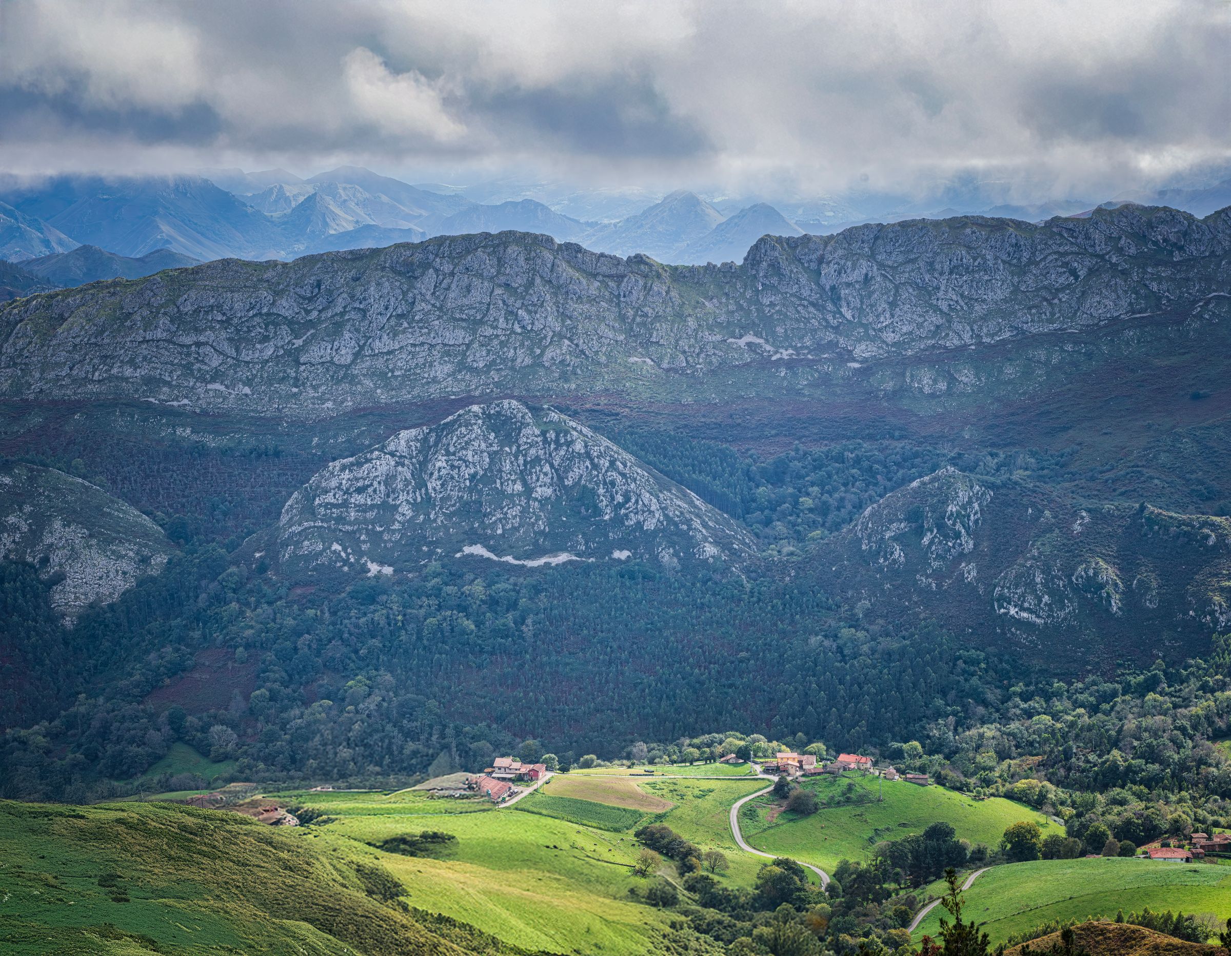 Asturias (Gijón y el Valle del Nalón) — El valle, tierra adentro